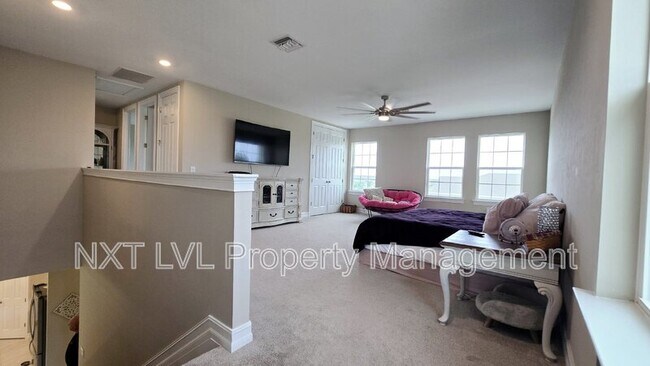 Building Photo - 804 Heather Lk Ave