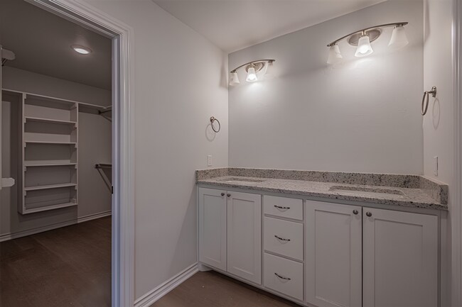 Building Photo - Beautiful 3-Bedroom Home with Modern Finishes in Perry!