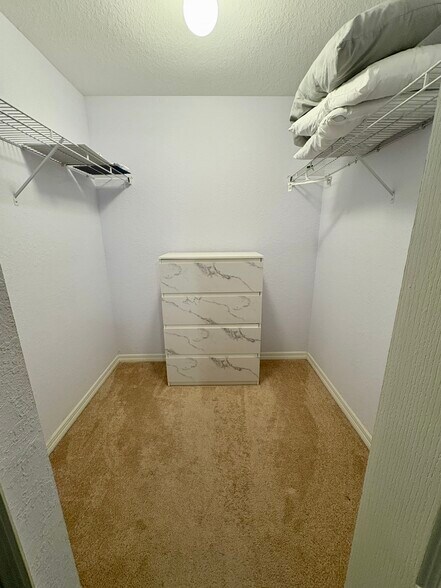 Building Photo - 1806 Wallace Manor Ln