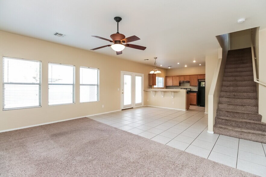 Building Photo - 2714 S Sailors Way