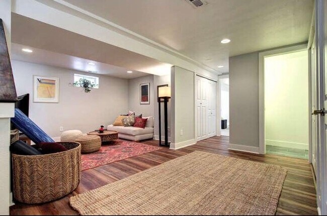 Building Photo - High End LOHI Townhome Available in June!