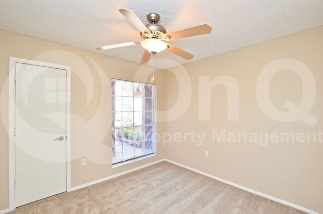 Building Photo - 6337 Covina Rd