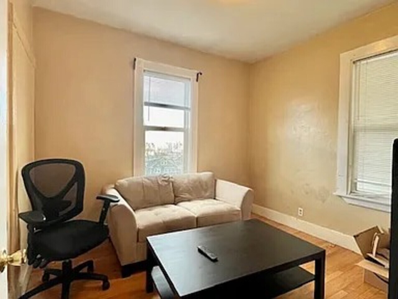 Building Photo - 8 Eldora St