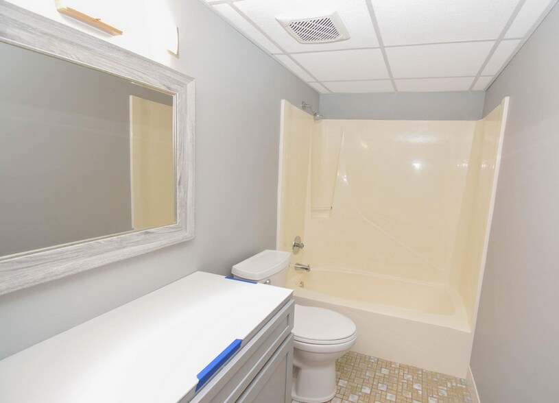 Building Photo - 607 19th St NW