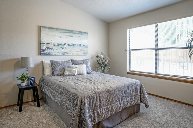 Building Photo - 5609 Wingate Ave NW