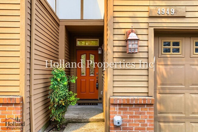 Building Photo - 4949 SW 141st Ave
