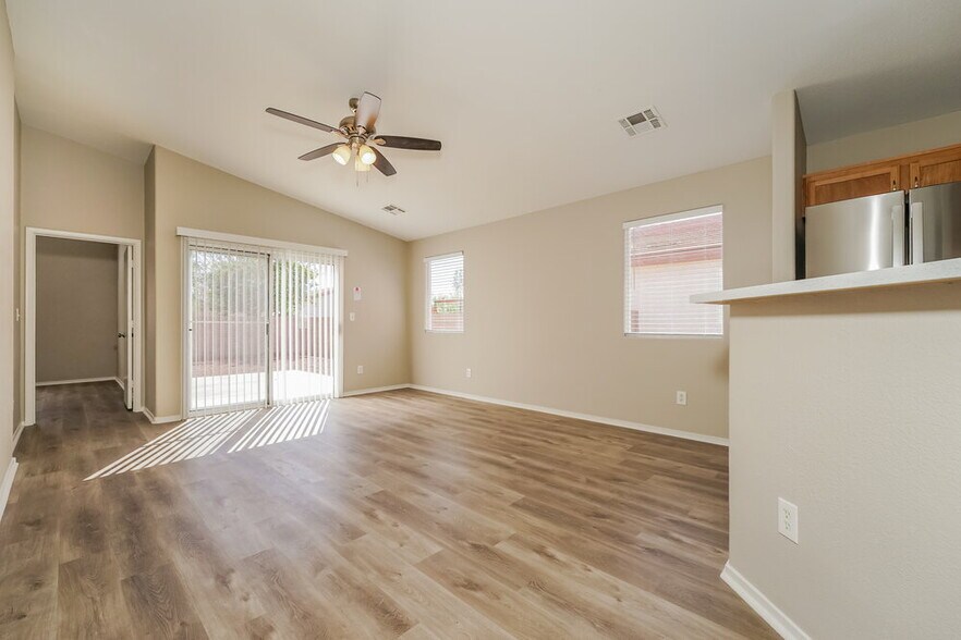 Building Photo - 4833 River Splash Ave