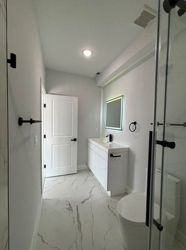 Building Photo - 675 N 41st St
