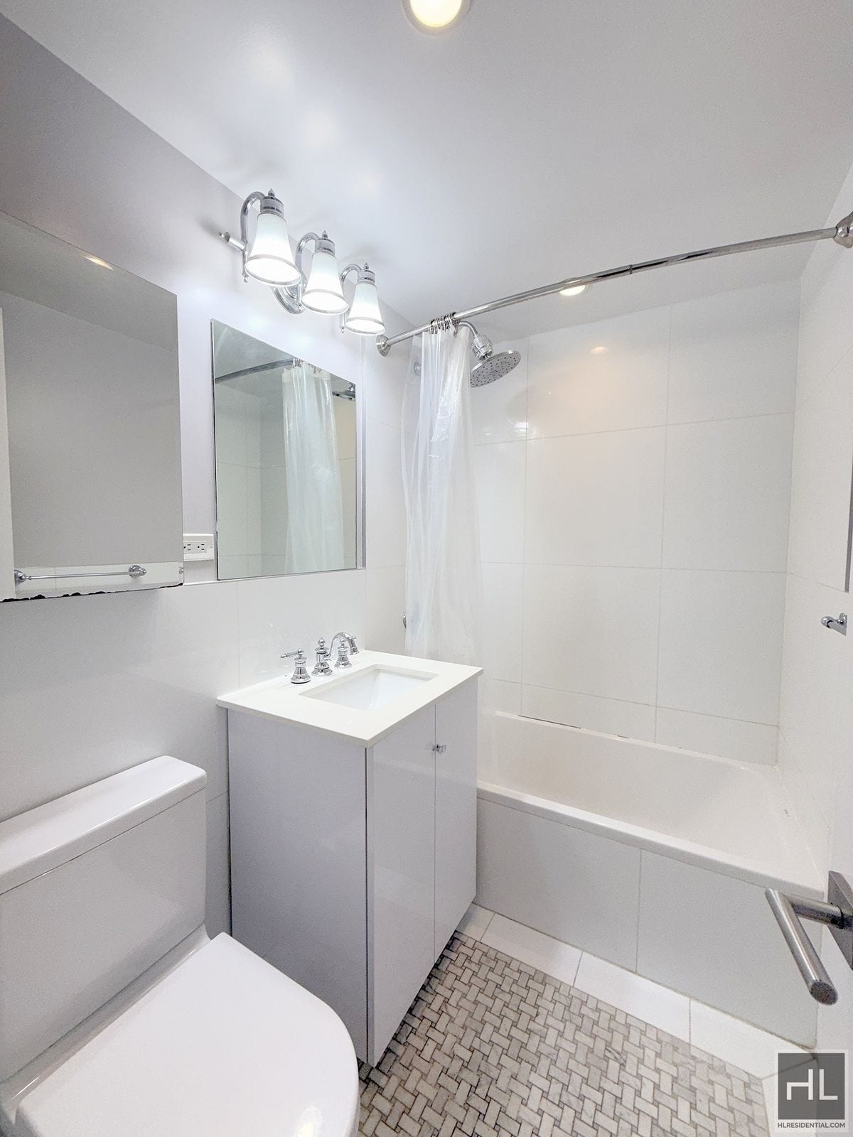 Building Photo - 3 bedroom 1 bathroom WEST 93 STREET