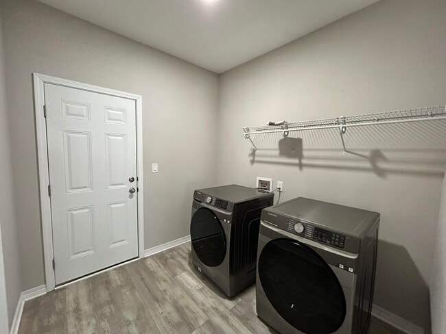 Building Photo - 6737 Sarah Ann Way