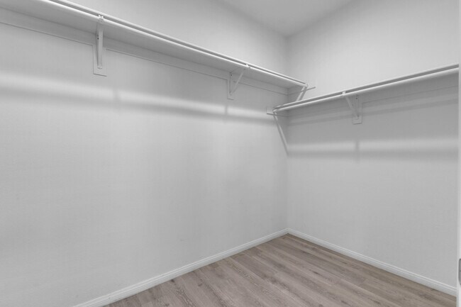 Building Photo - 47383 Bahama Ct