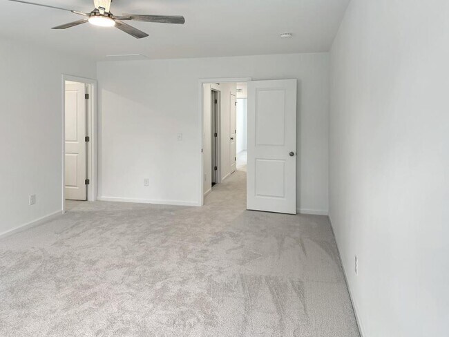 Building Photo - 515 Fran Dr