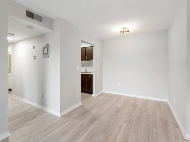 Building Photo - 325 Orchard Trace Ln