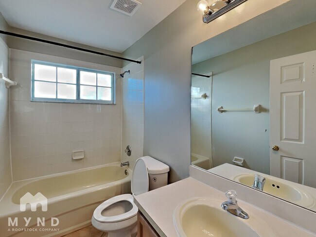 Building Photo - 4852 Barchetta Dr