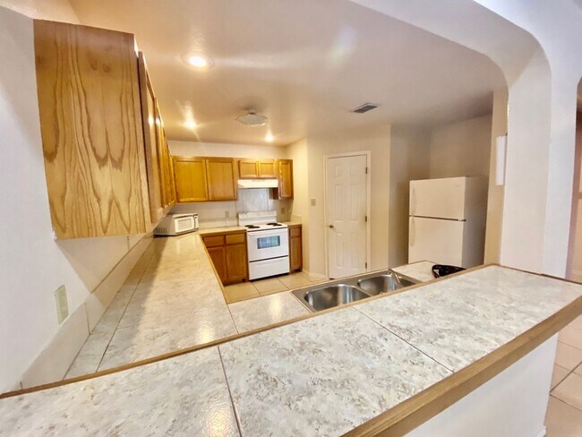 Building Photo - 100 Ramon Cardenas Dr