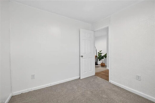 Building Photo - 1128 43rd St