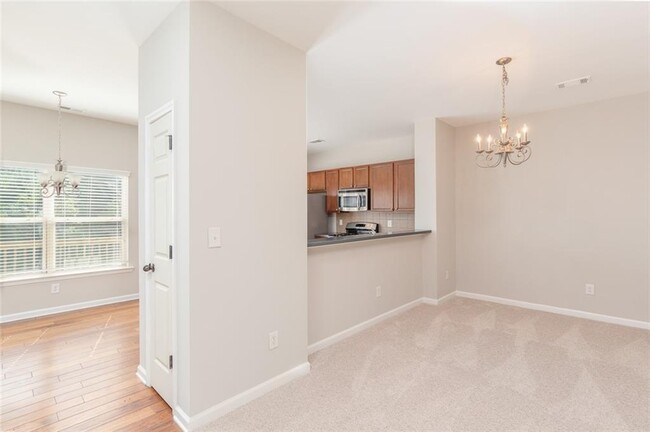 Building Photo - 860 Riverdance Dr NW
