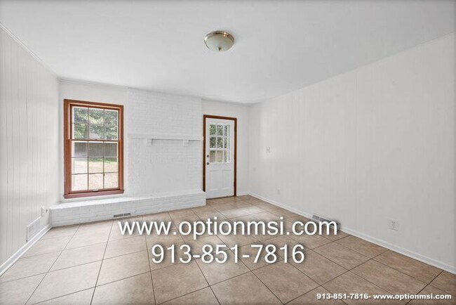 Building Photo - Comfort, Space & Style – Beautifully Updated Split-Level Home