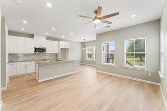 Building Photo - 5125 Jezebel St