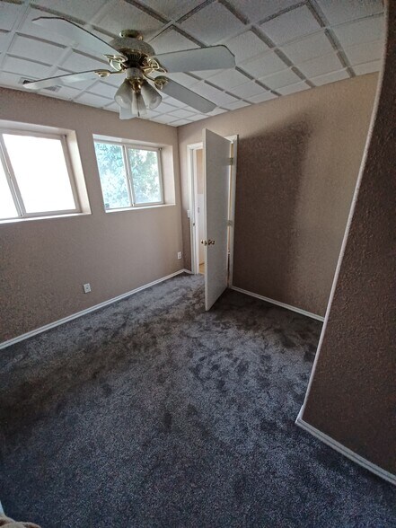 Building Photo - 621 S Lake St