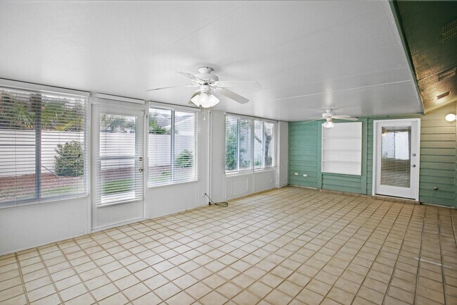 Building Photo - 319 L'Atrium Dr