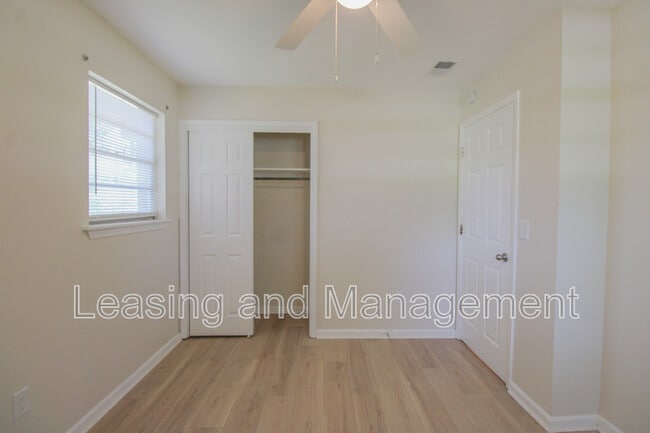 Building Photo - 305 Millcreek Dr