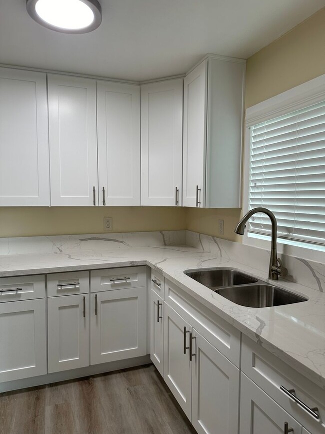 Building Photo - 317 Richfield Ave