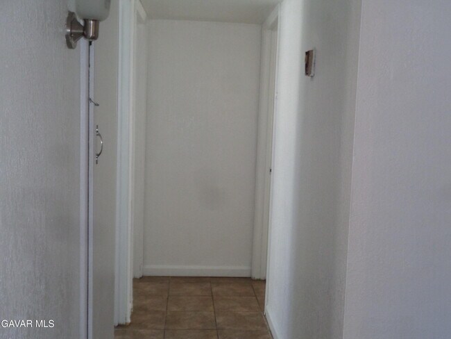 Building Photo - 15950 Lawrence Dr