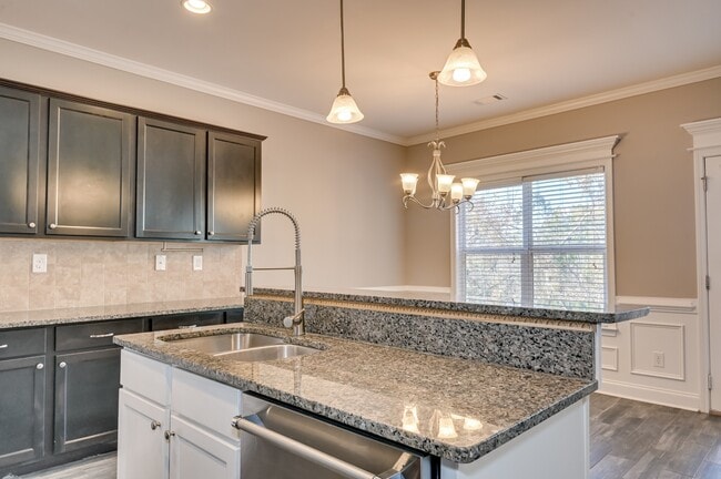 Building Photo - 848 Tyler Woods Dr