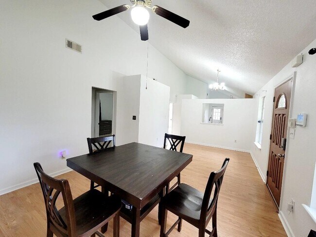 Building Photo - 1418 Glenda Dr