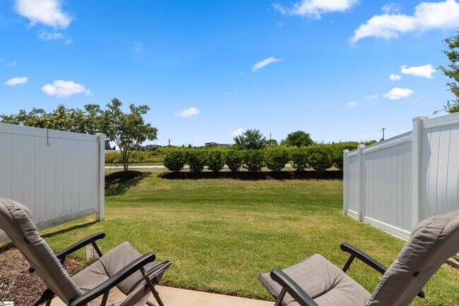 Building Photo - 127 Shallons Dr