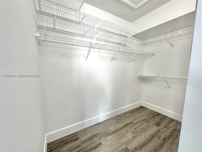 Building Photo - 677 SW 111th Ave