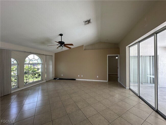 Building Photo - 8397 Bahamas Rd