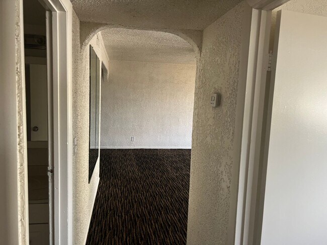 Building Photo - Affordable 2 Bedroom Condo in Central Las Vegas