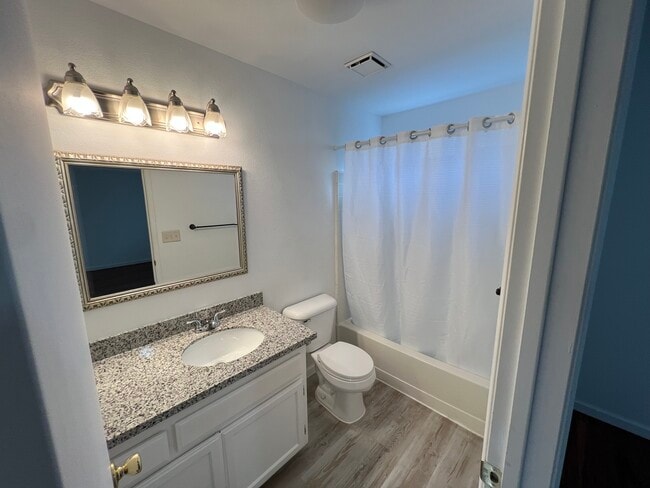 Building Photo - 5108 Vigna Way