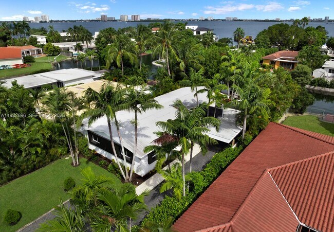 Building Photo - 1865 Daytonia Rd