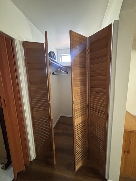 Building Photo - 15516 Flatbush Ave