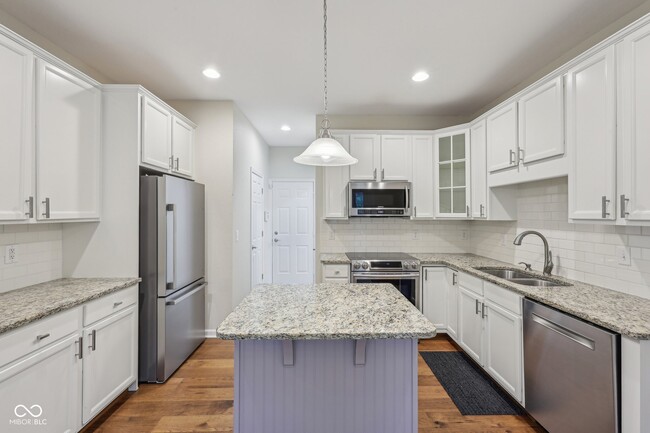 Building Photo - 15557 Bowie Dr