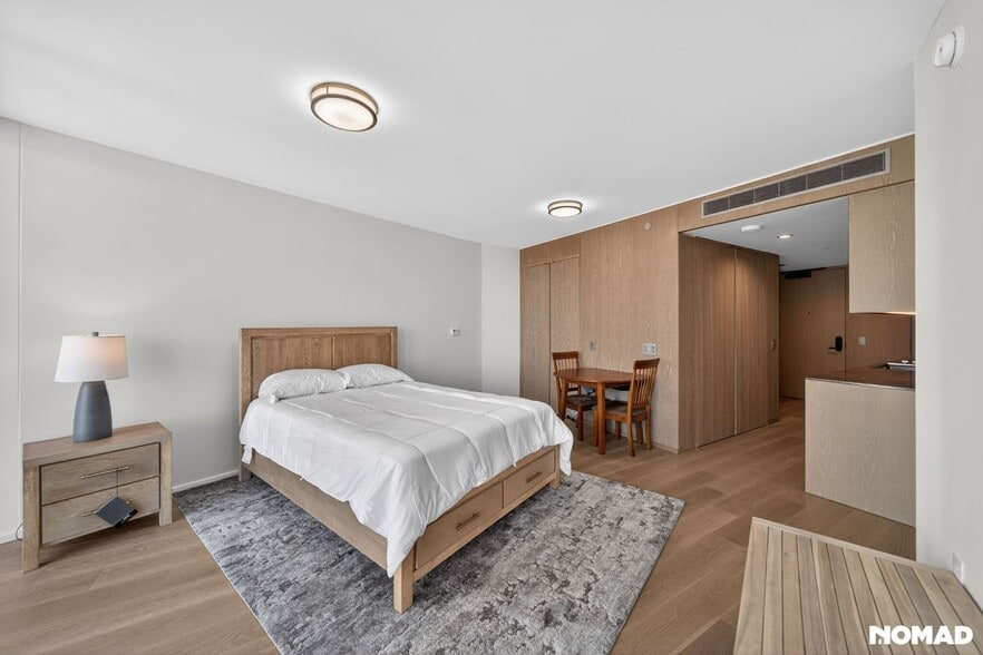 Building Photo - 1000 Auahi St