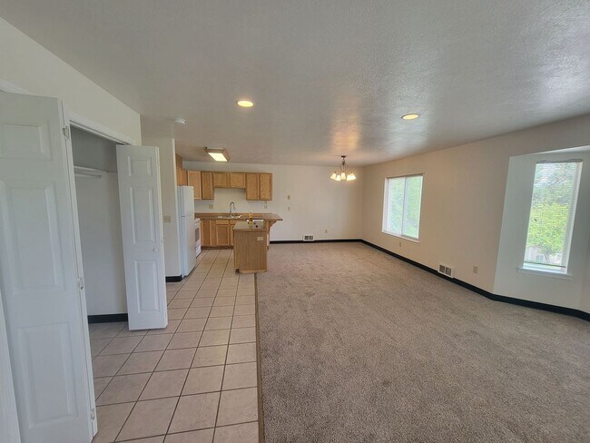 Building Photo - 301-303 McAvoy Rd