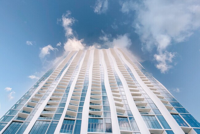 Building Photo - 1000 Auahi St