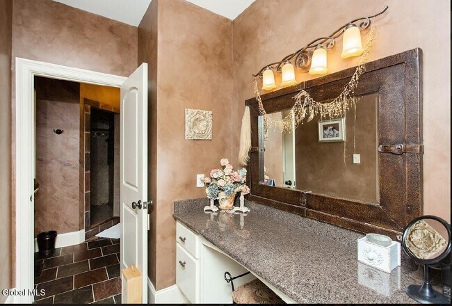 Building Photo - 106 Greenfield Ave