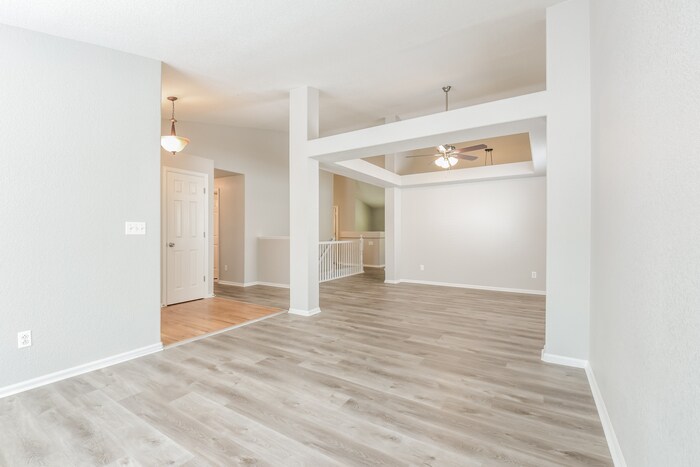 Building Photo - 13939 Harrison Dr