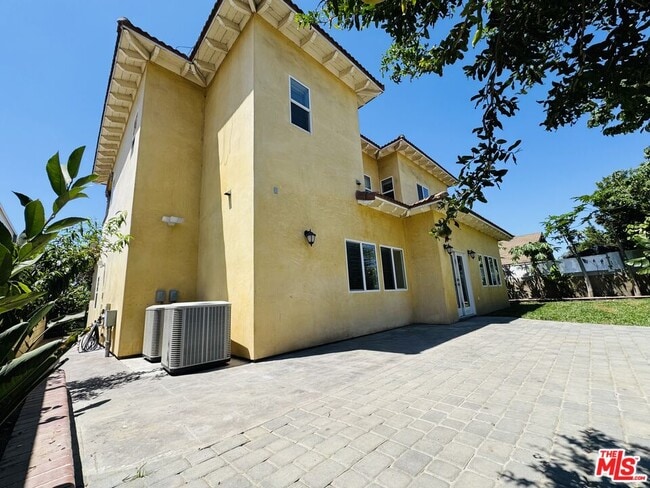 Building Photo - 7347 Dinwiddie St
