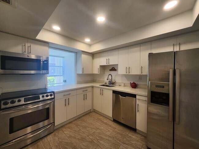 Building Photo - 851 Three Islands Boulevard