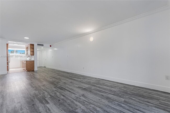 Building Photo - 8340 Harding Ave