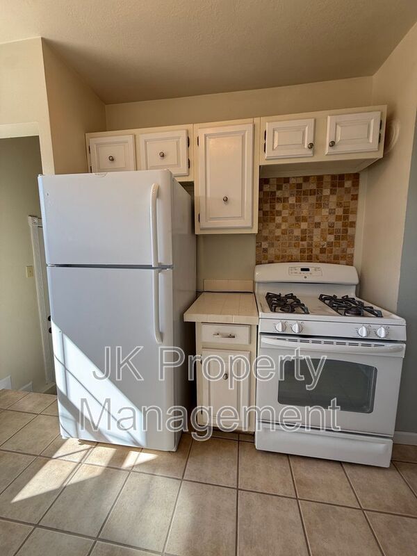 Building Photo - 2716 Central Ave