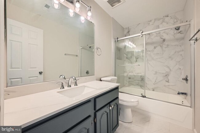 Building Photo - 701 Rosefield Ct