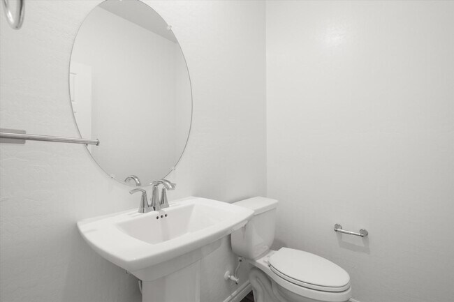 Building Photo - 216 Callen Falls Ave