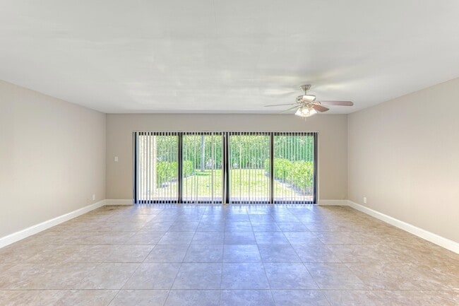 Building Photo - 660 Coventry St